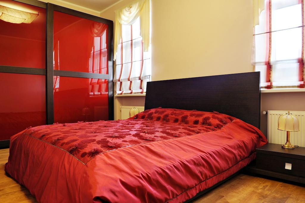 Raina Lux Apartment リガ 部屋 写真